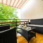 Apartman Domy Daire